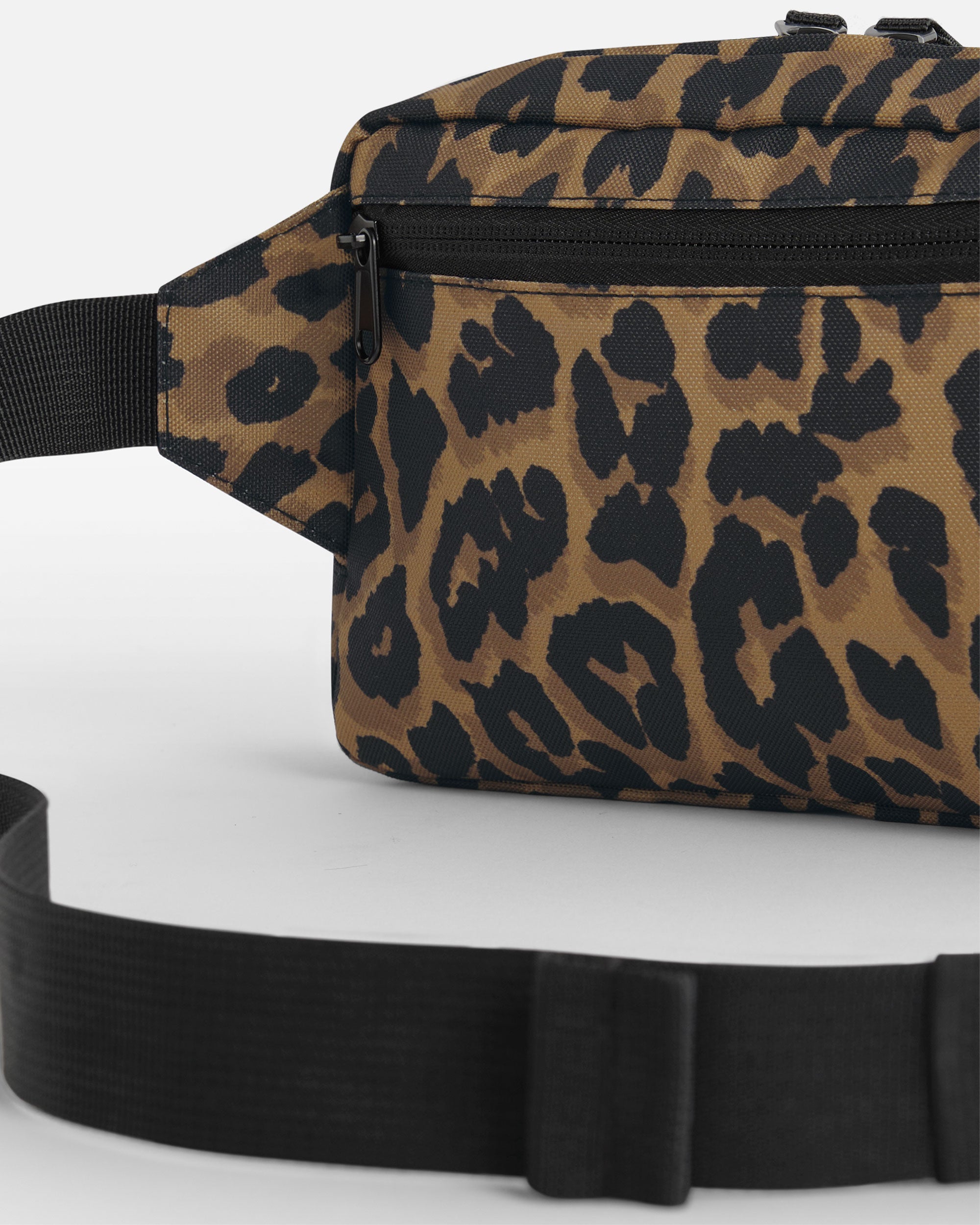 Umhängetasche mit Leopardenmuster von VIVID