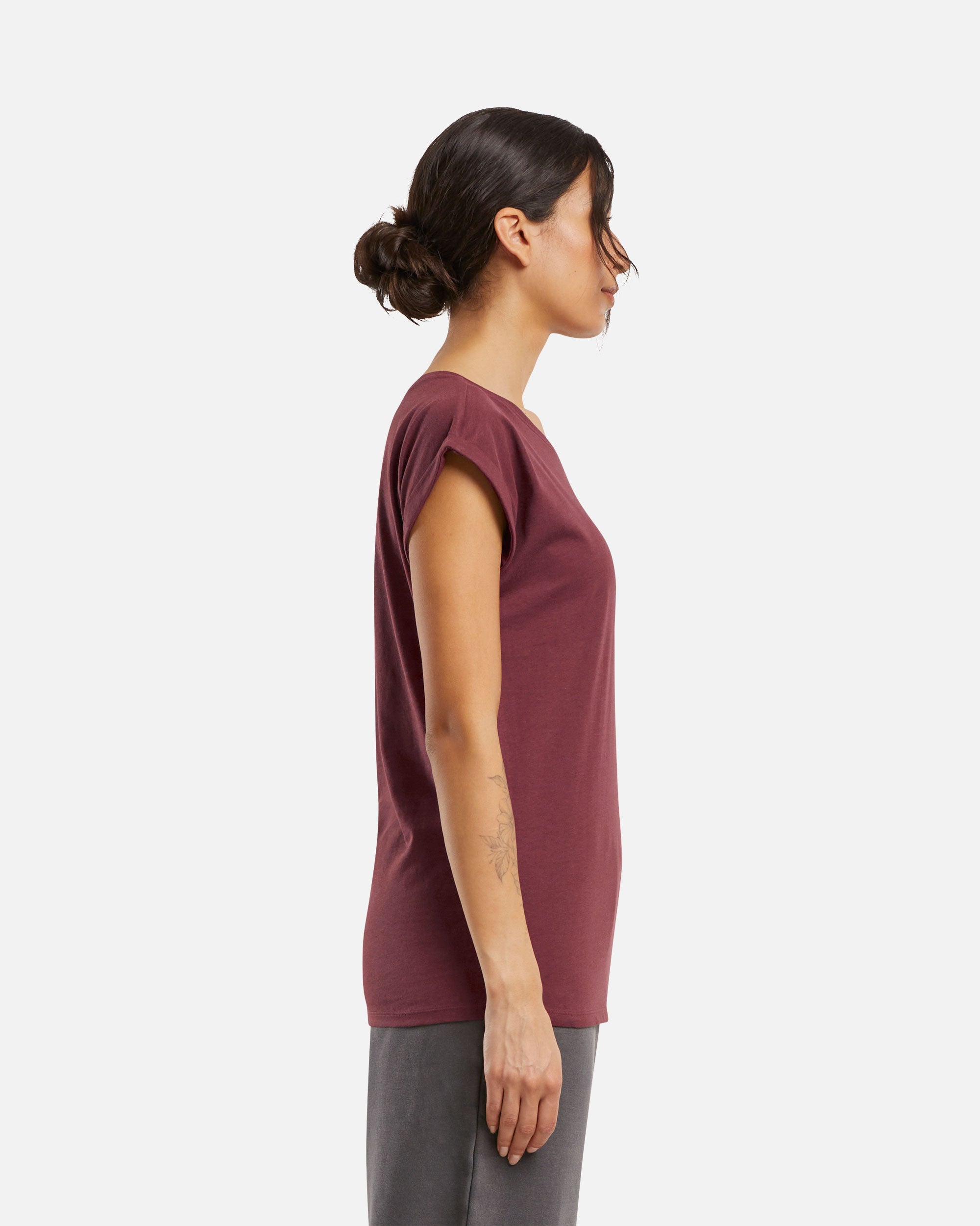 Damen T-Shirt mit verlängerten Schultern von VIVID
