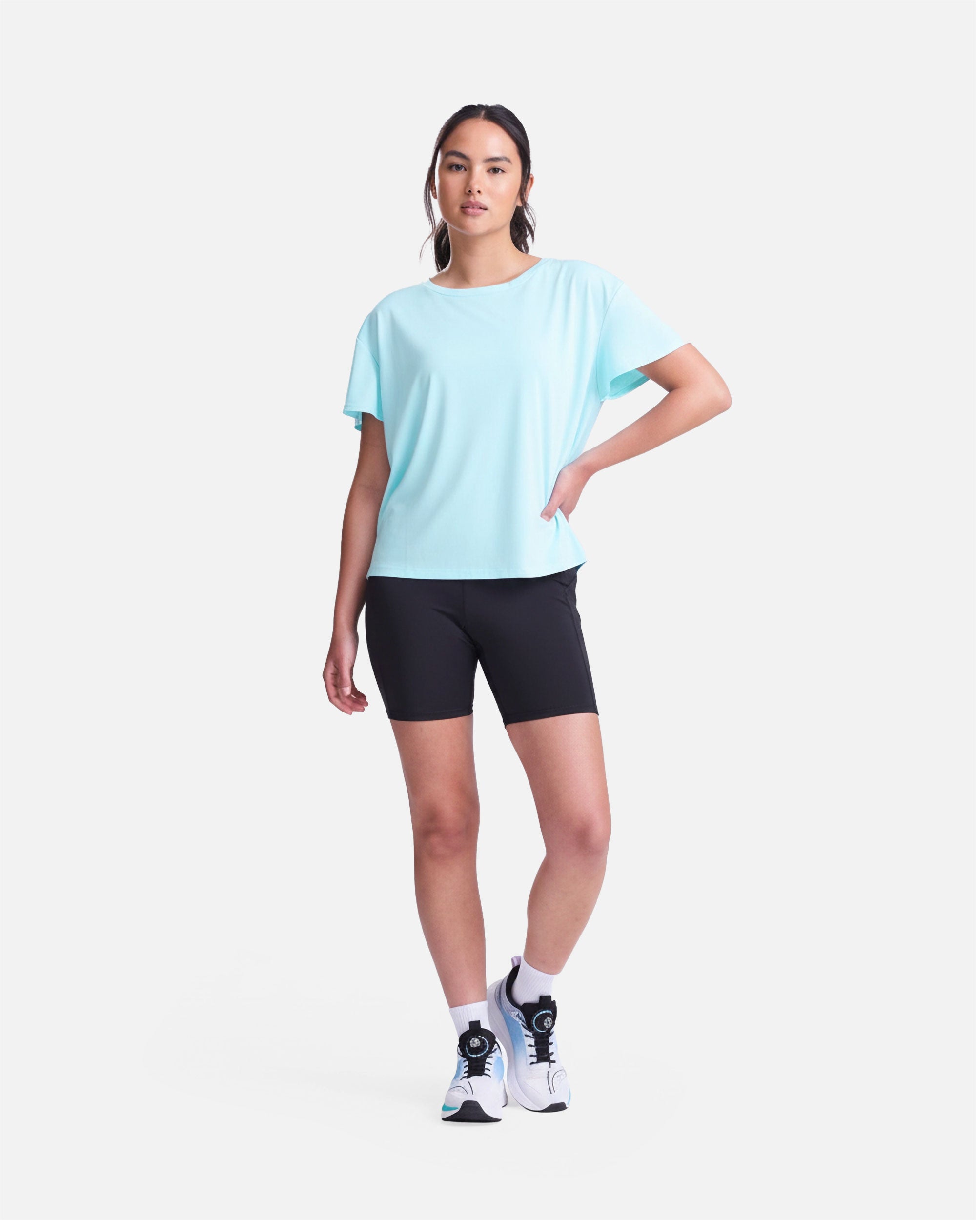 Damen Sport T-Shirt mit offenen Rückendetail von VIVID