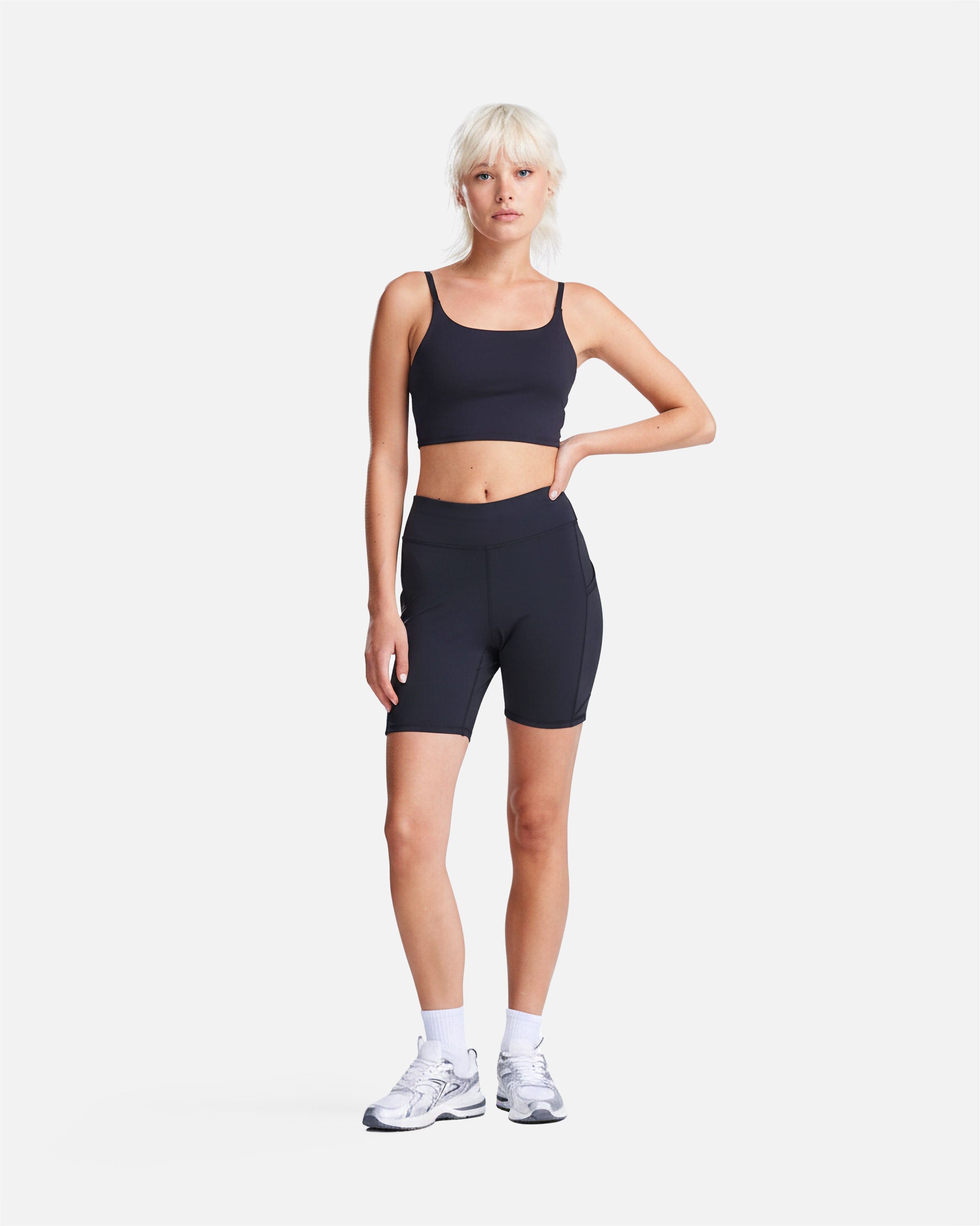 Damen Tech Pocket Sport Shorts von VIVID