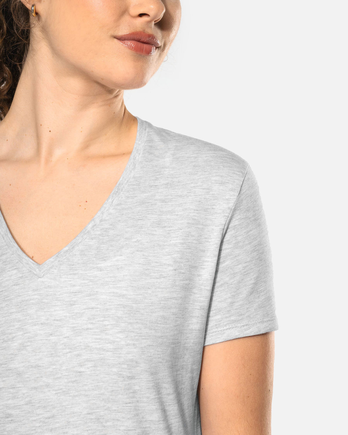 Leichtes Damen T-Shirt mit V-Ausschnitt von VIVID