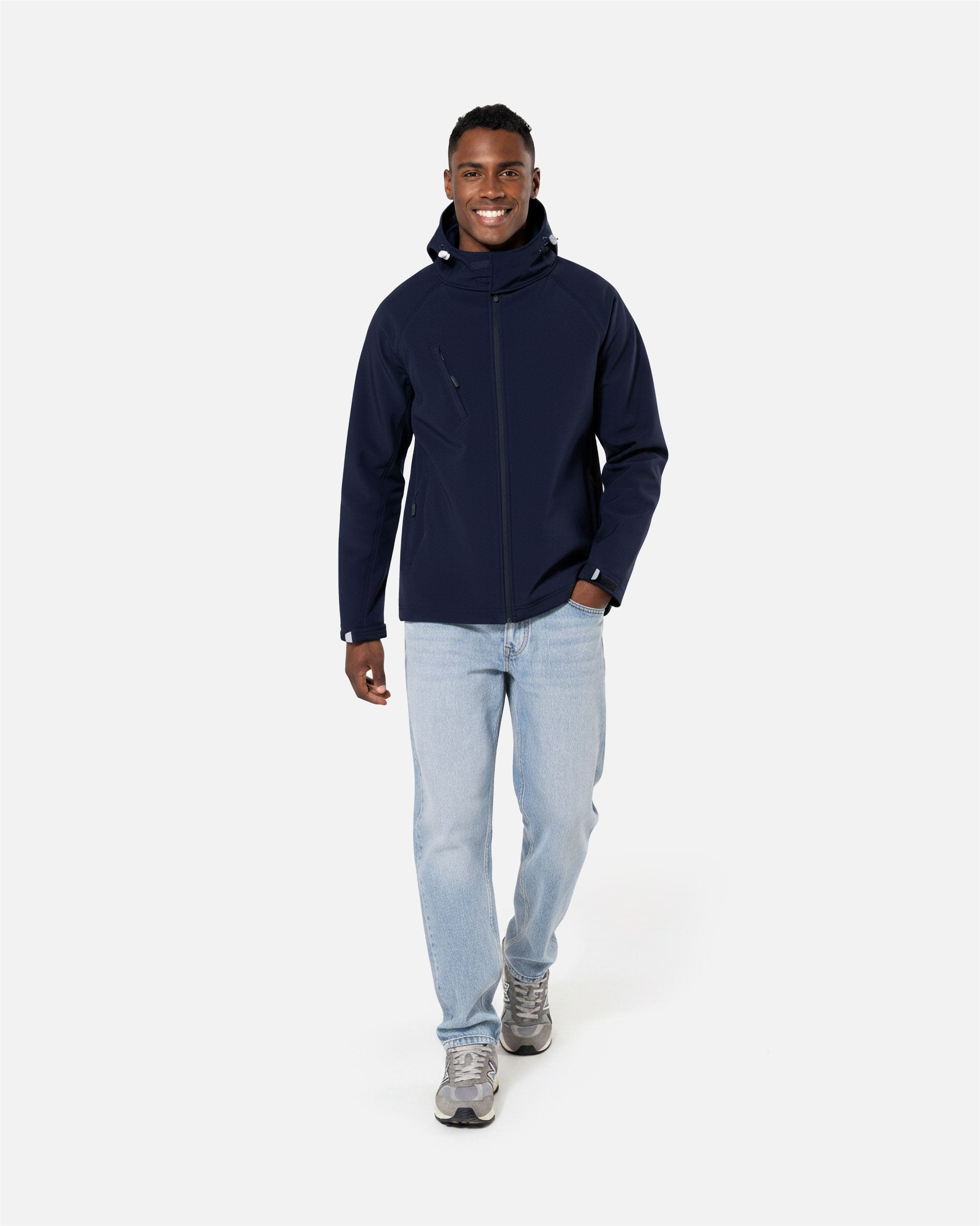 Herren Softshell Jacke mit abnehmbarer Kapuze von VIVID