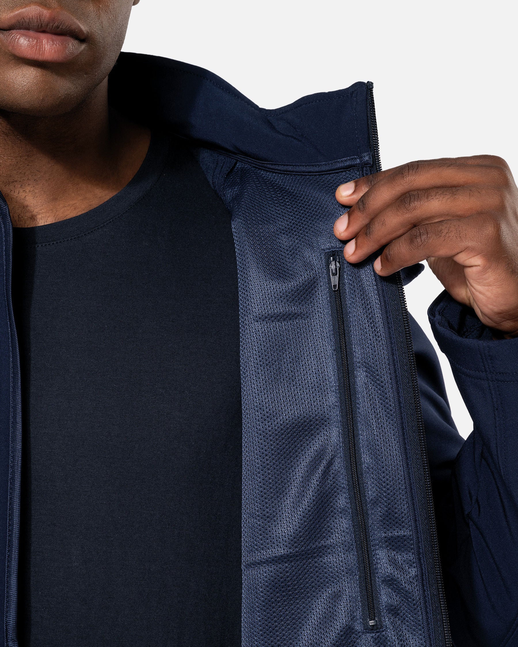 Herren Softshell Jacke mit abnehmbarer Kapuze von VIVID