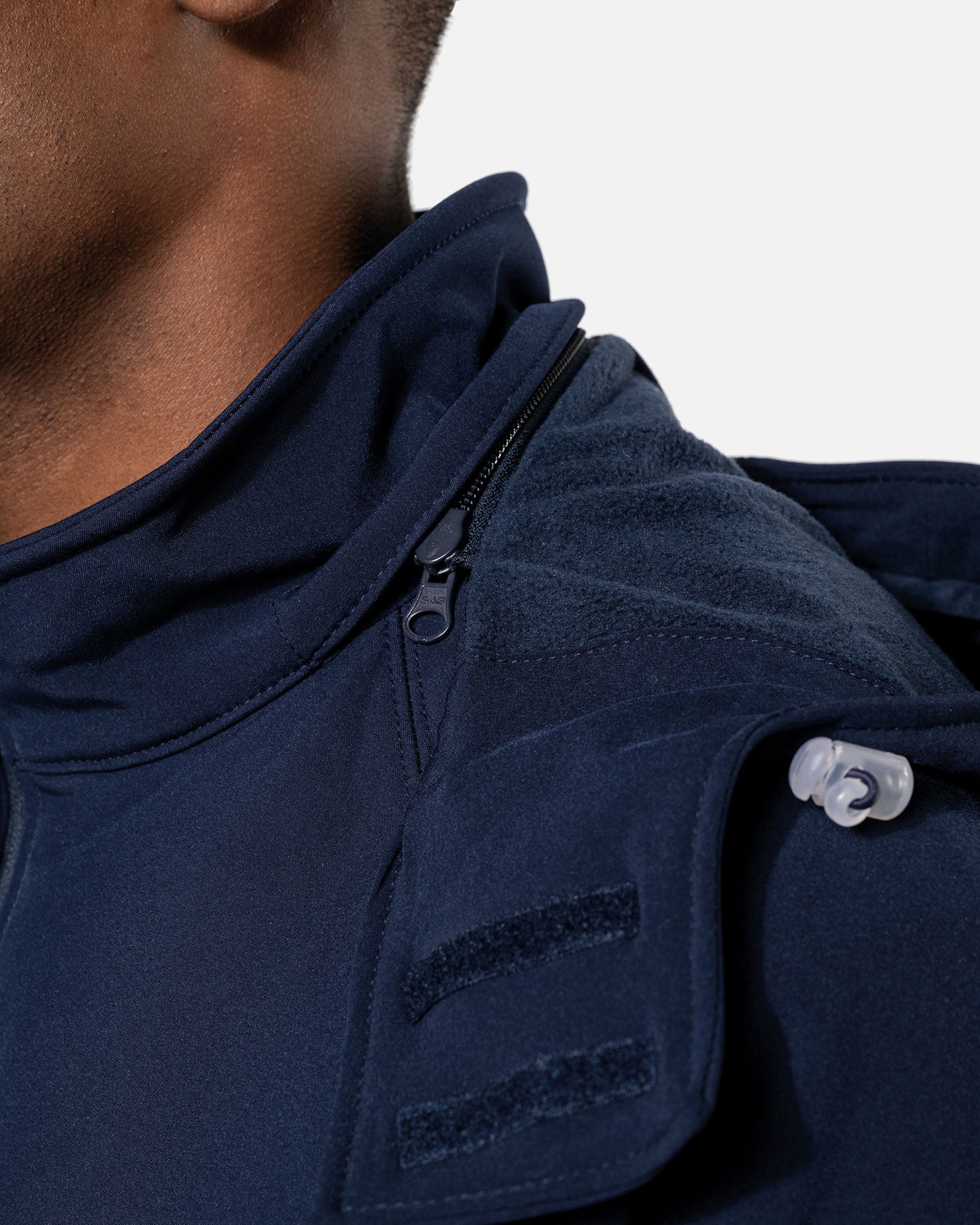 Herren Softshell Jacke mit abnehmbarer Kapuze von VIVID