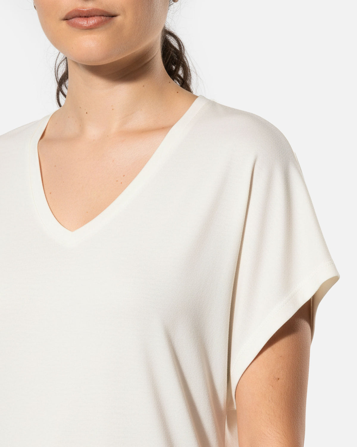 Lockeres Damen T-Shirt mit V-Ausschnitt von VIVID