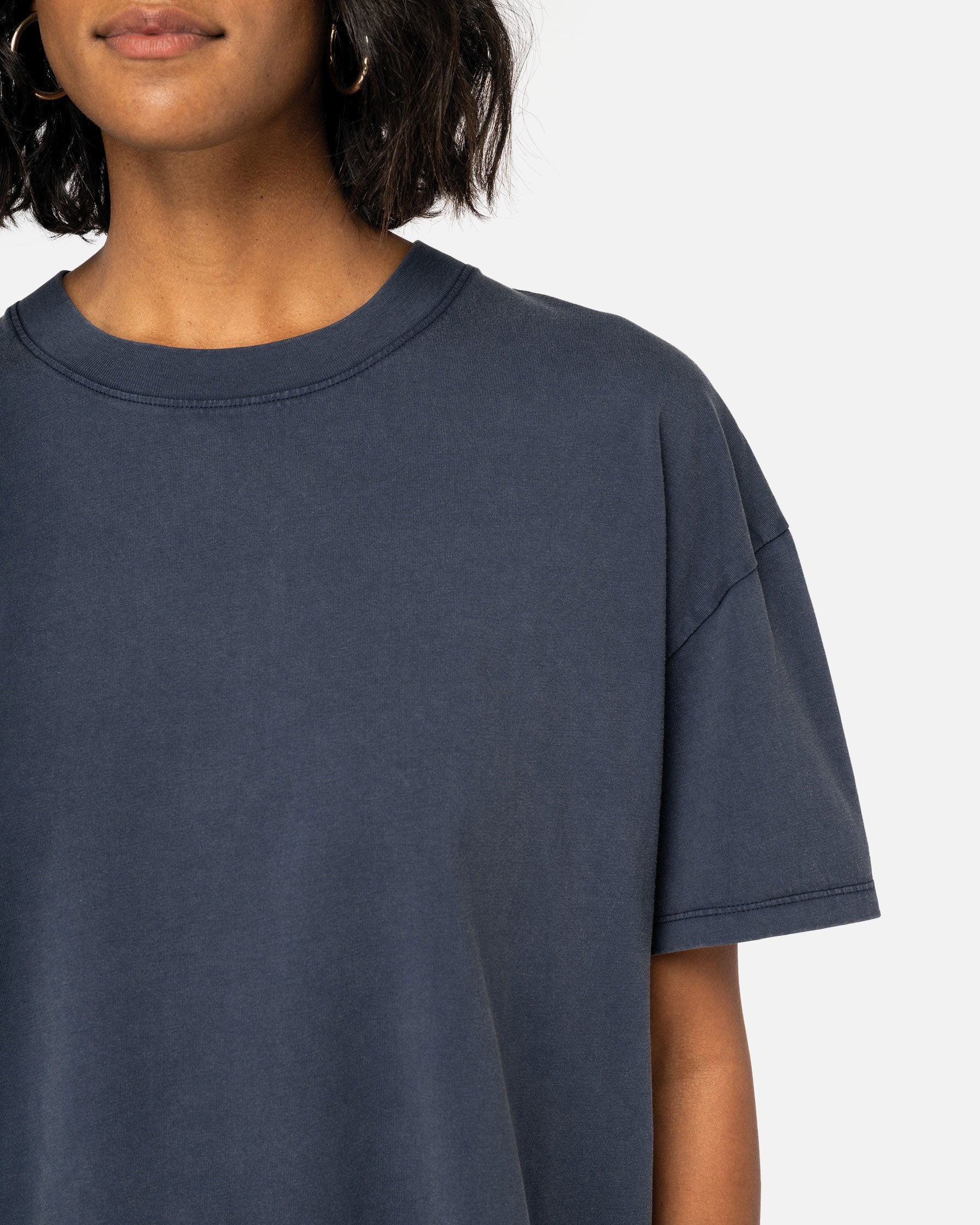 Ausgewaschenes Übergroßes Damen T-Shirt von VIVID