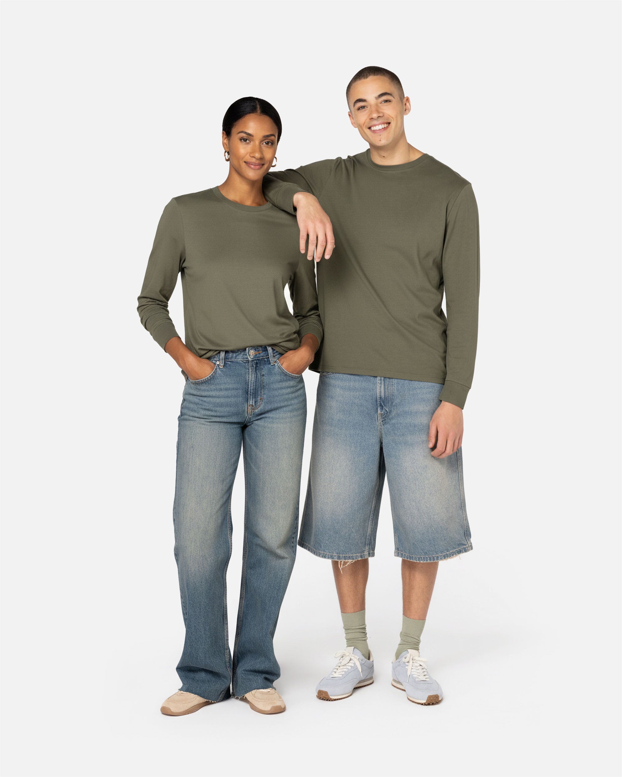 Klassisches Unisex Langarmshirt von VIVID