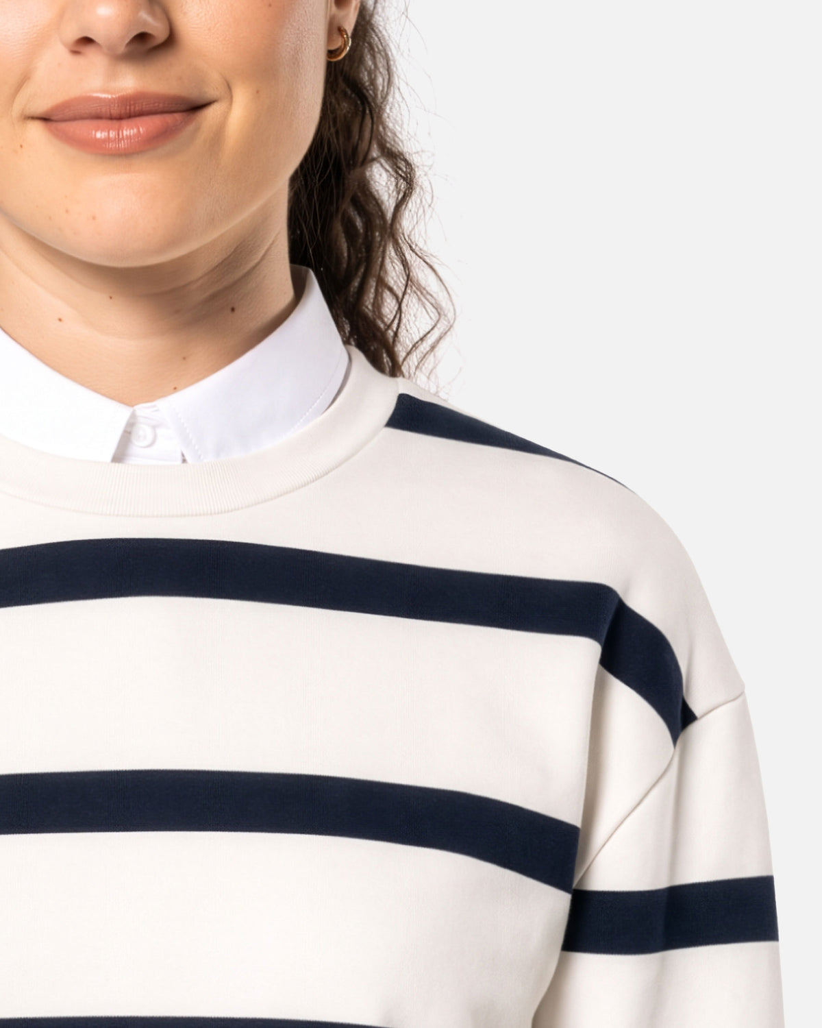 Unisex Sweatshirt mit Marinestreifen von VIVID