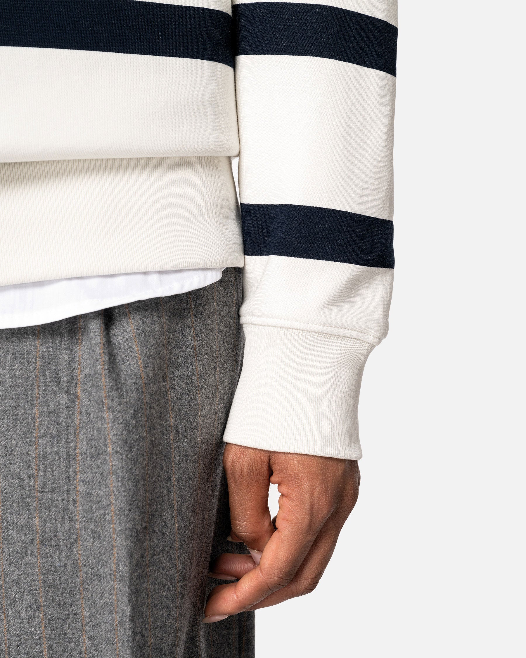 Unisex Sweatshirt mit Marinestreifen von VIVID
