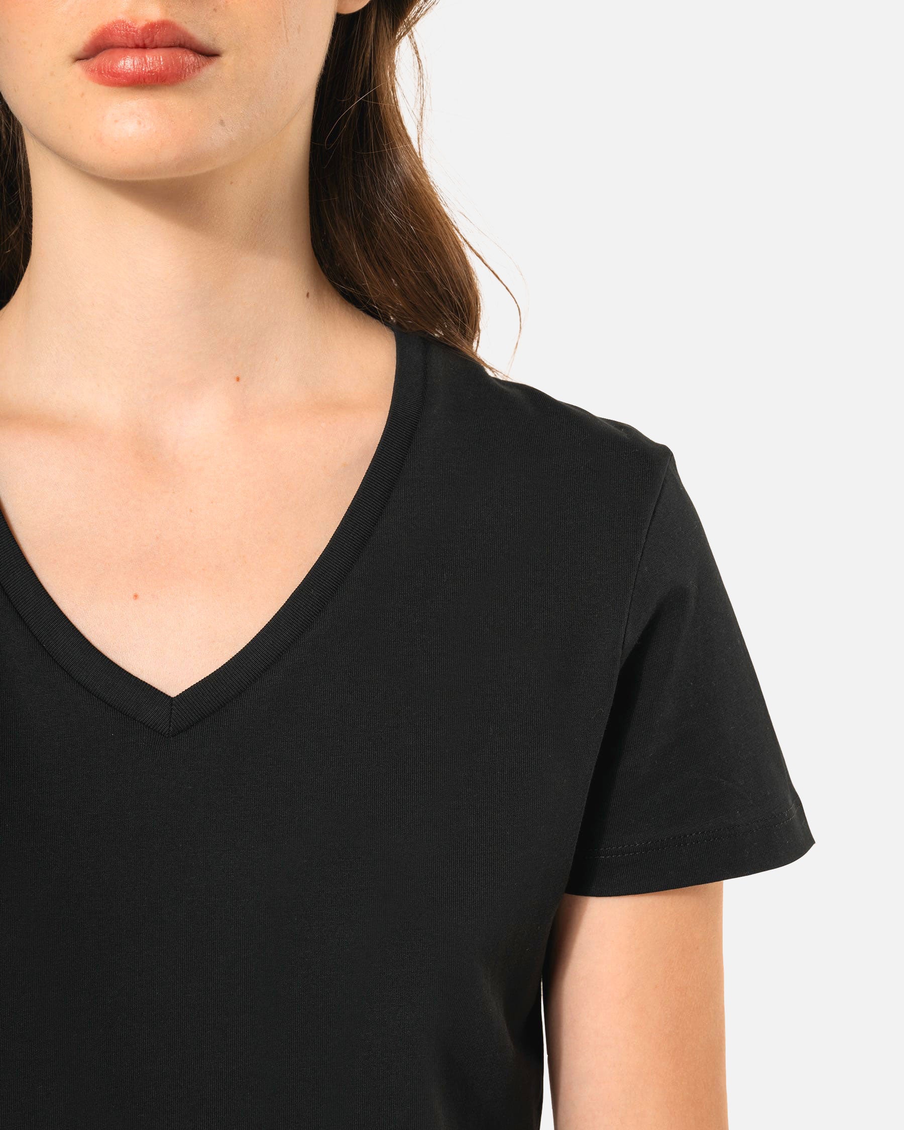 Damen Supima T-Shirt mit V-Ausschnitt von VIVID