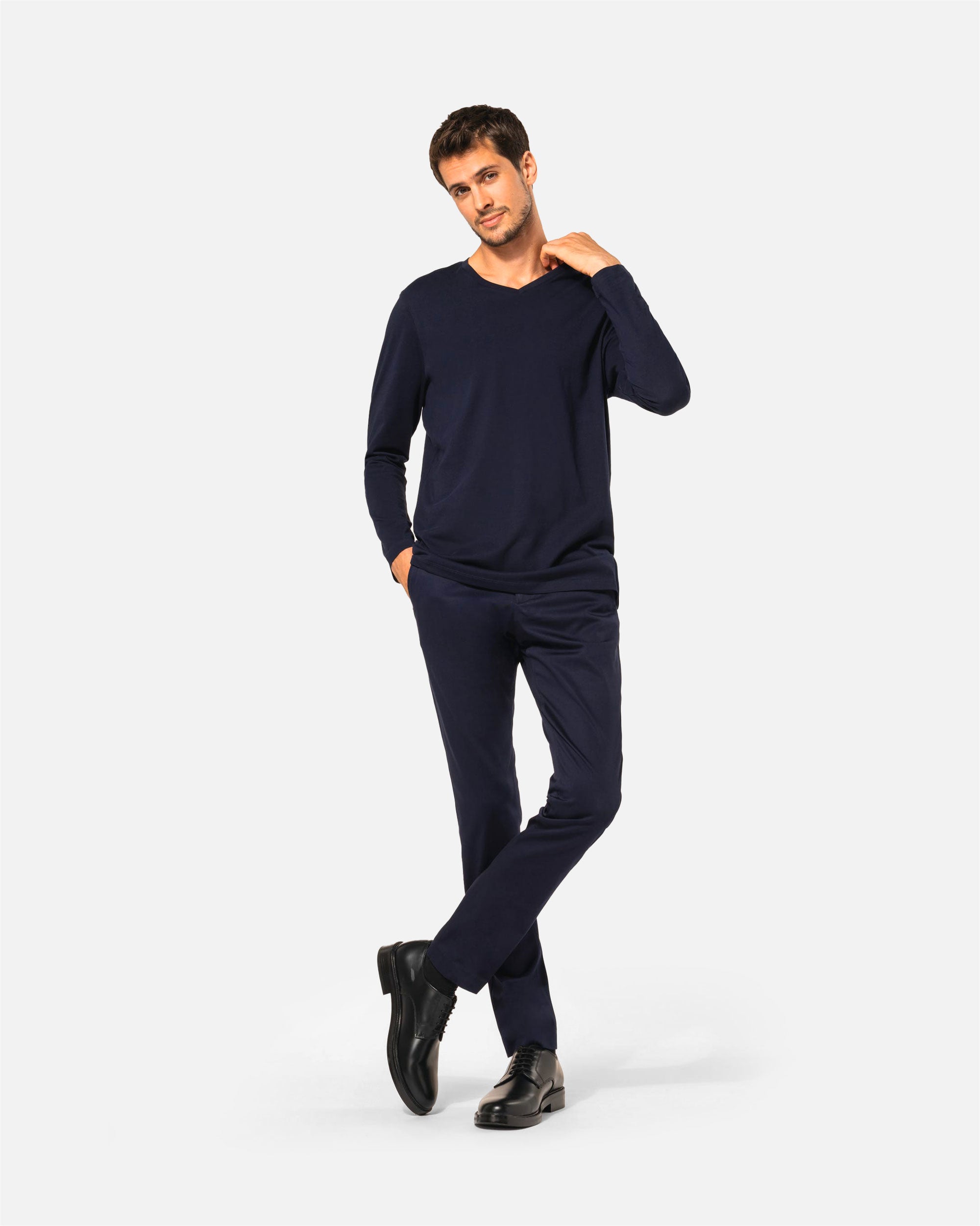 Herren Supima Langarmshirt mit V-Ausschnitt von VIVID