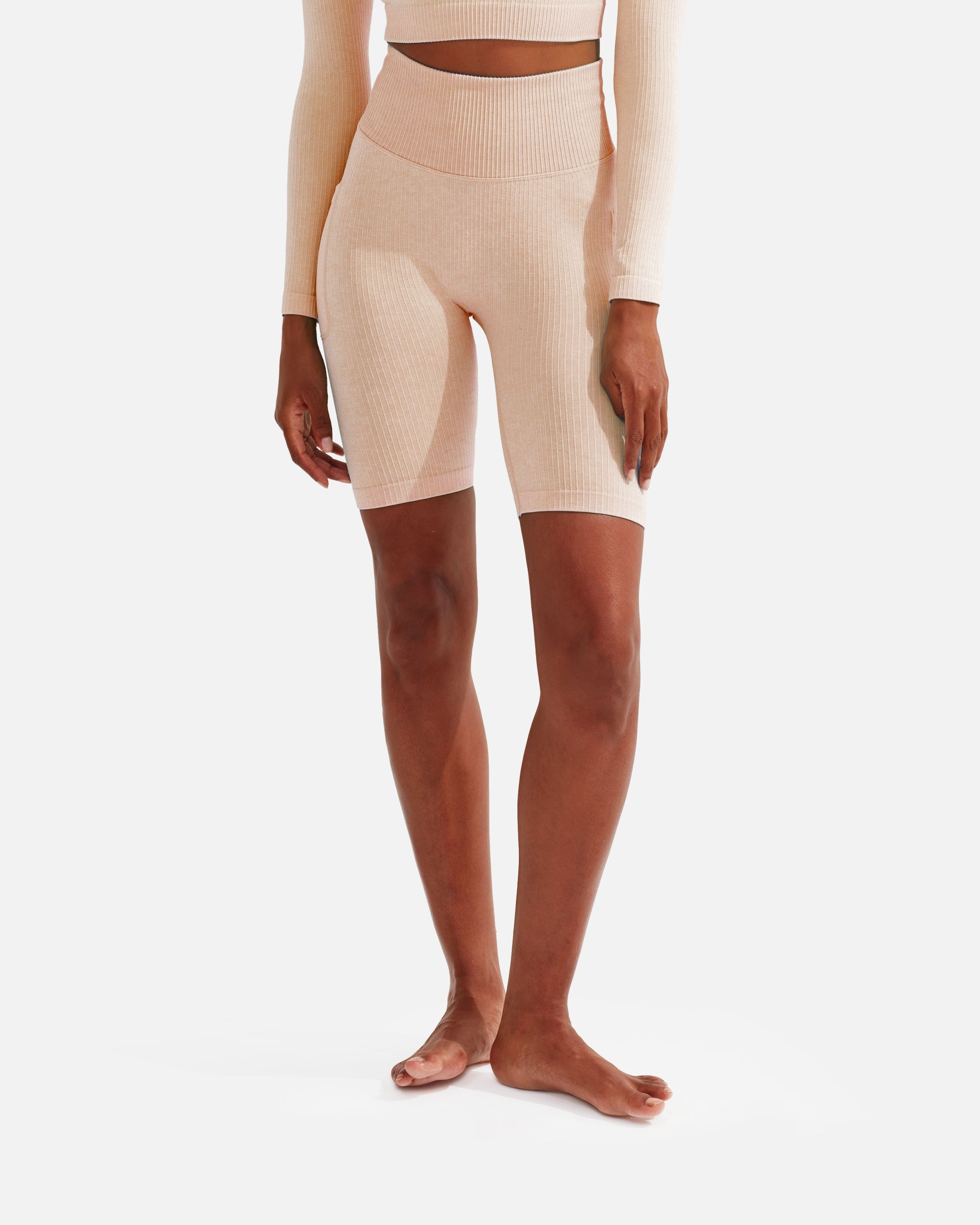 Damen Ribbed Pocket Sport Shorts Nude von VIVID