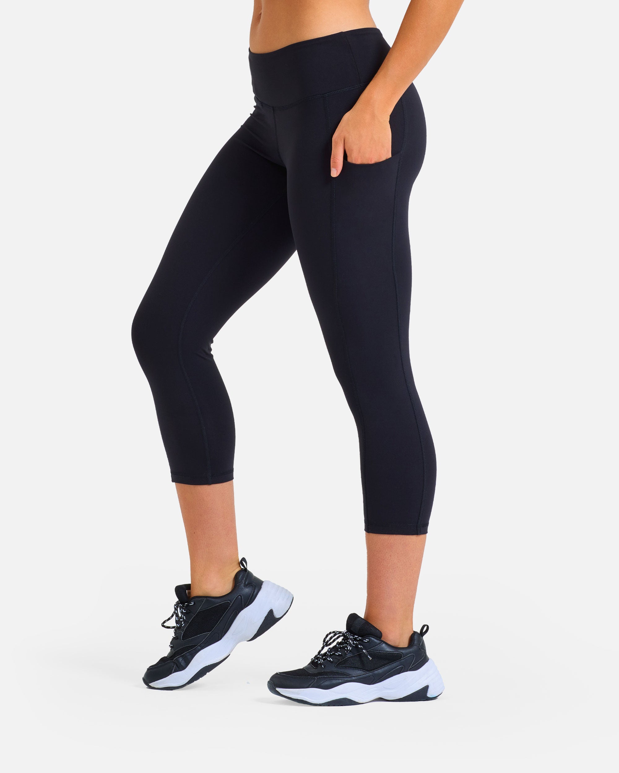 Damen Capri ¾ Pocket Leggings Black von VIVID