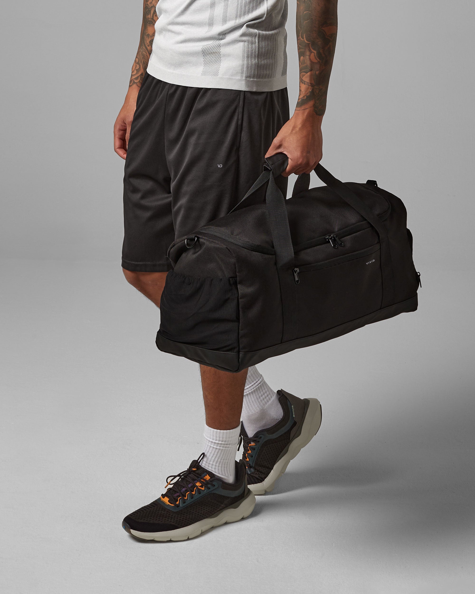 Klassische Trainingstasche Mittel Black von VIVID