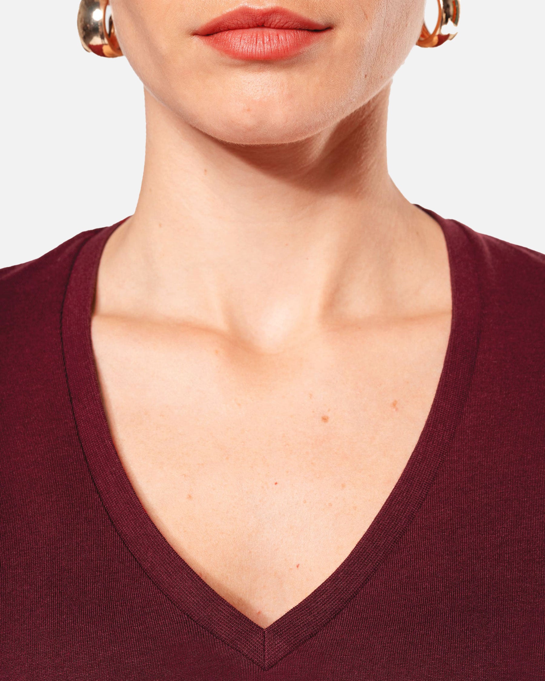 Leichtes Damen T-Shirt mit V-Ausschnitt
