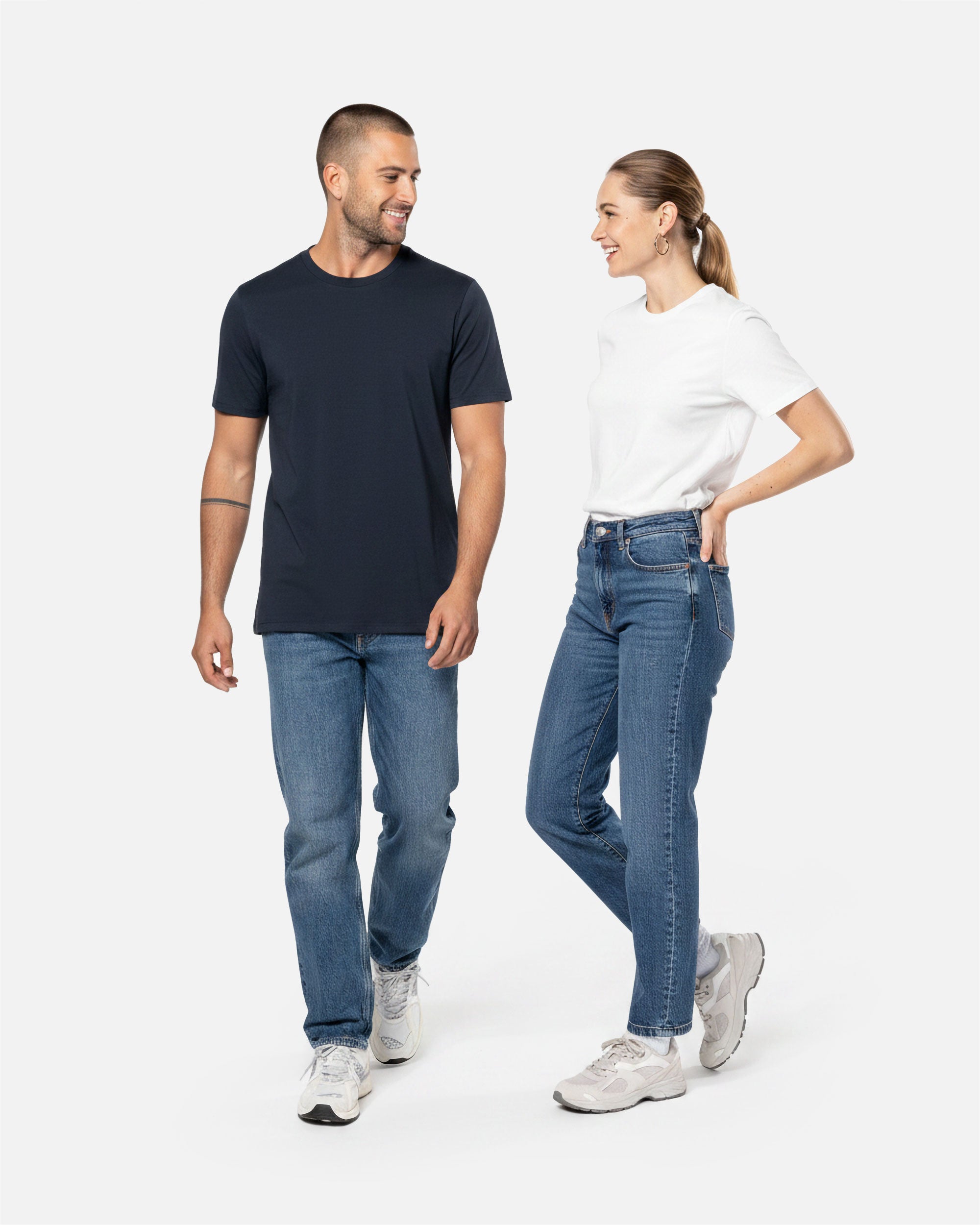 Leichtes Unisex Basic T-Shirt von VIVID