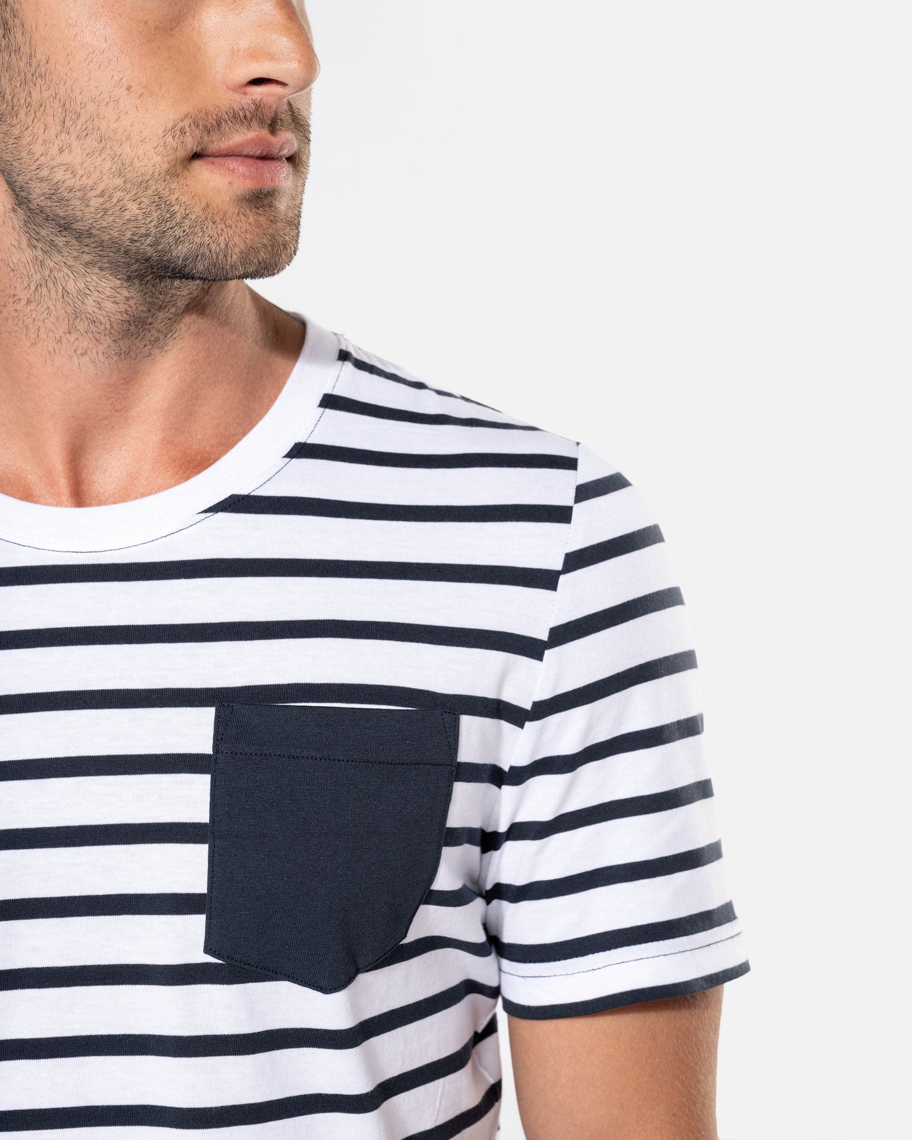 Herren T-Shirt im Marine-Look mit Tasche von VIVID