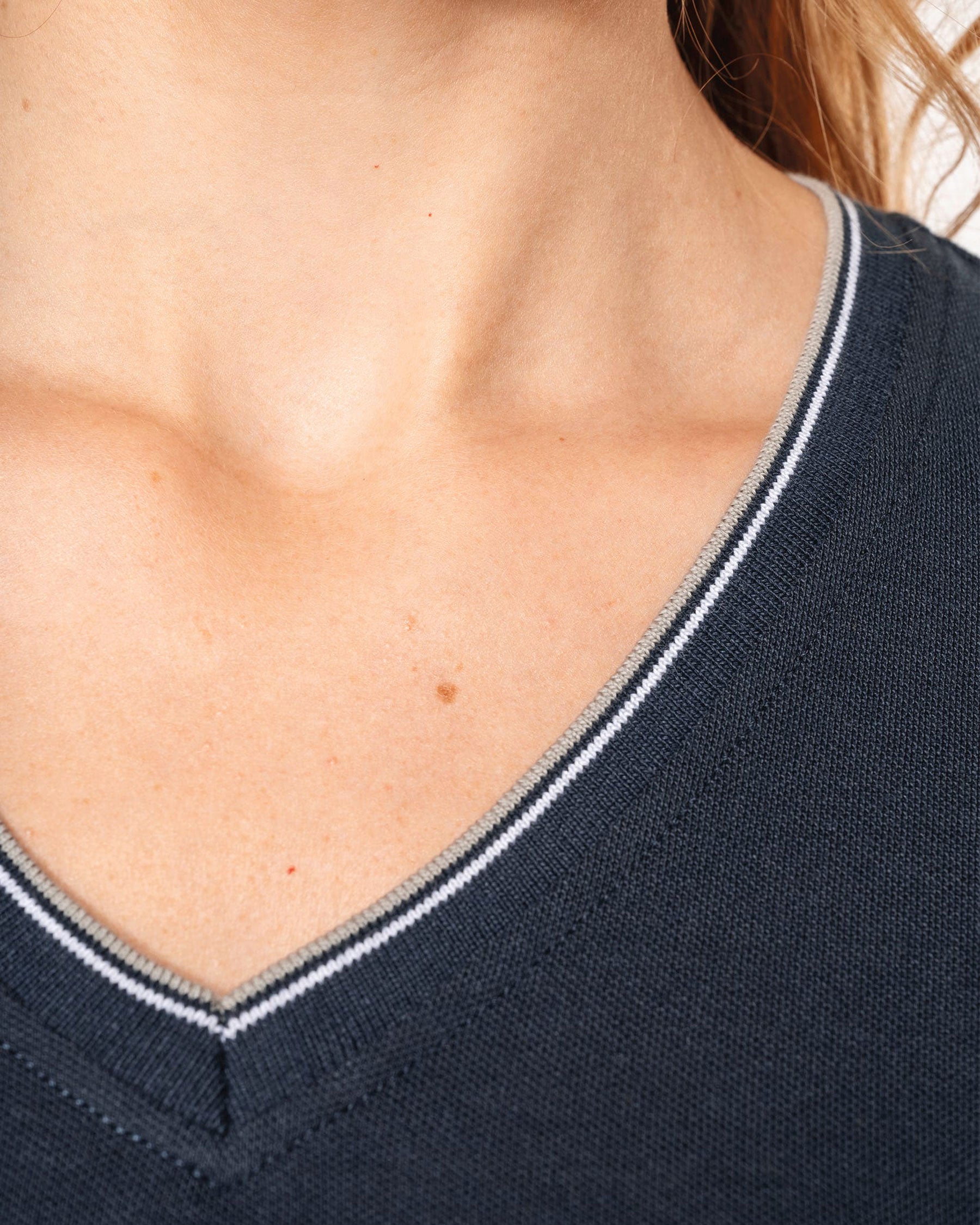 Damen Piqué T-Shirt mit V-Ausschnitt