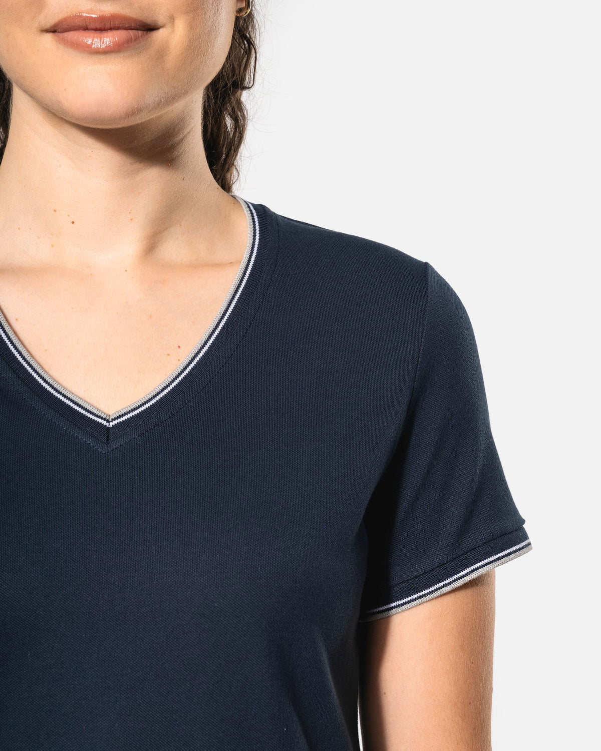 Damen Piqué T-Shirt mit V-Ausschnitt von VIVID