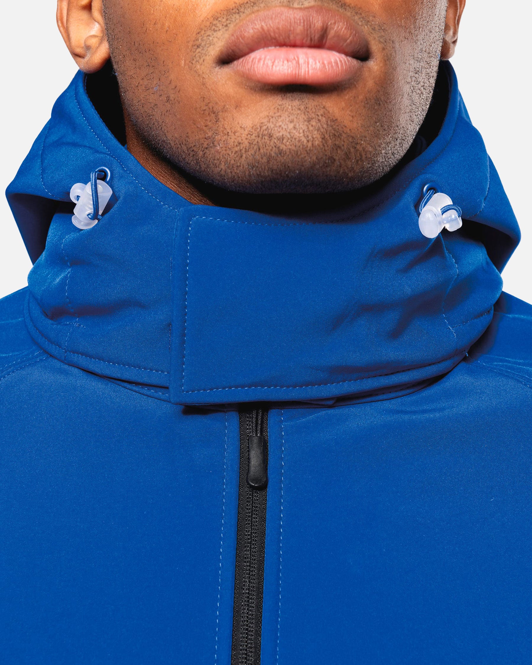 Herren Softshell Jacke mit abnehmbarer Kapuze von VIVID