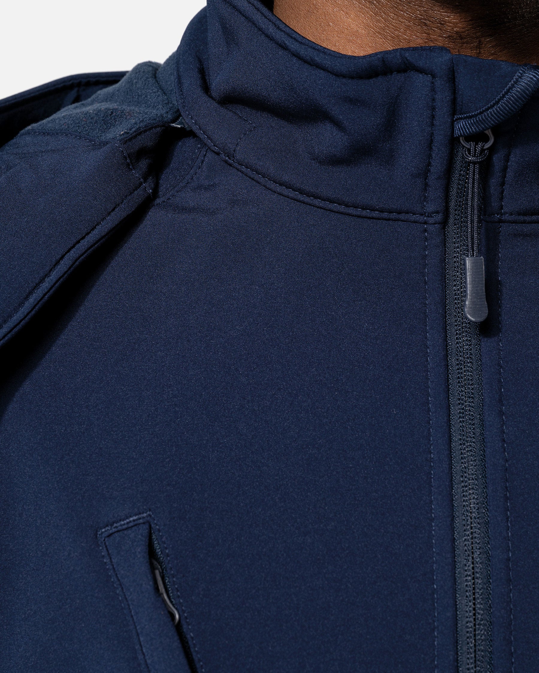 Herren Softshell Jacke mit abnehmbarer Kapuze von VIVID