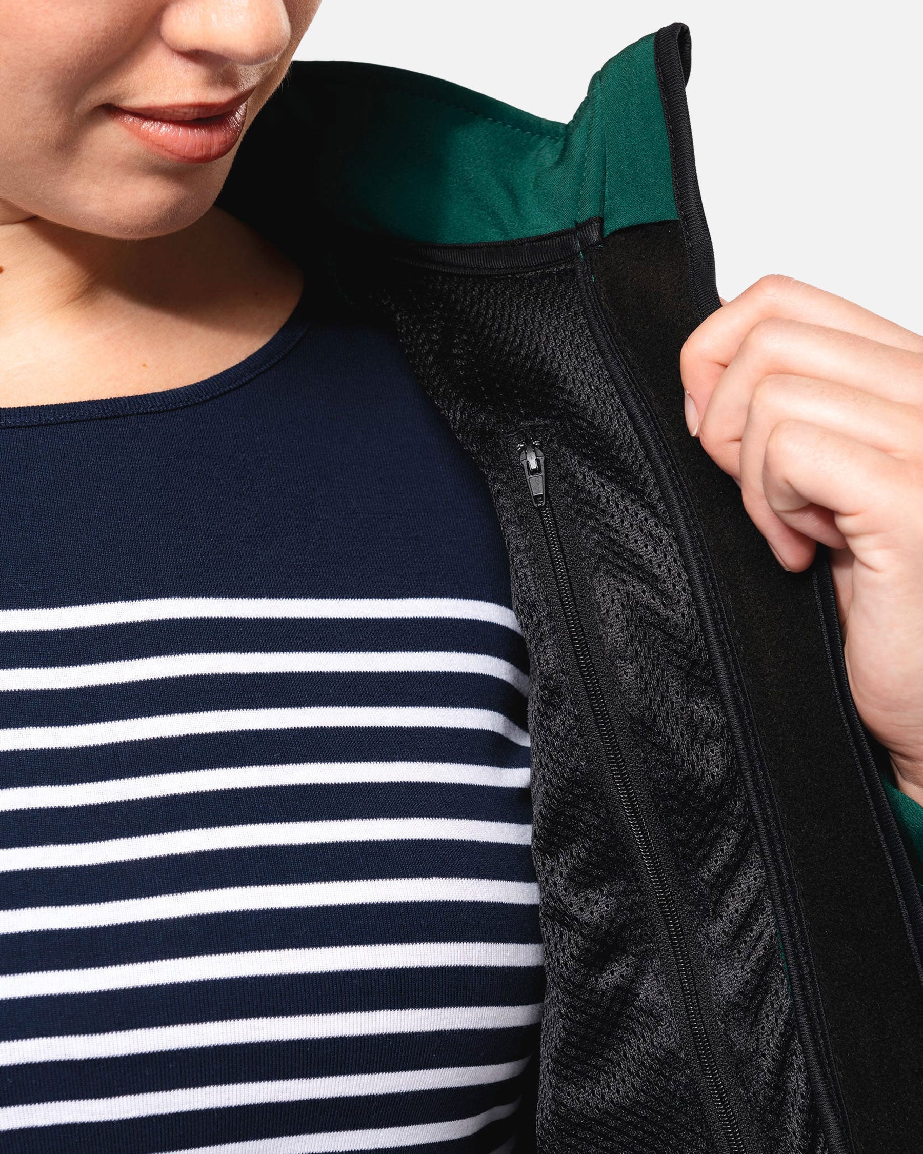 Damen Softshell Jacke mit abnehmbarer Kapuze von VIVID