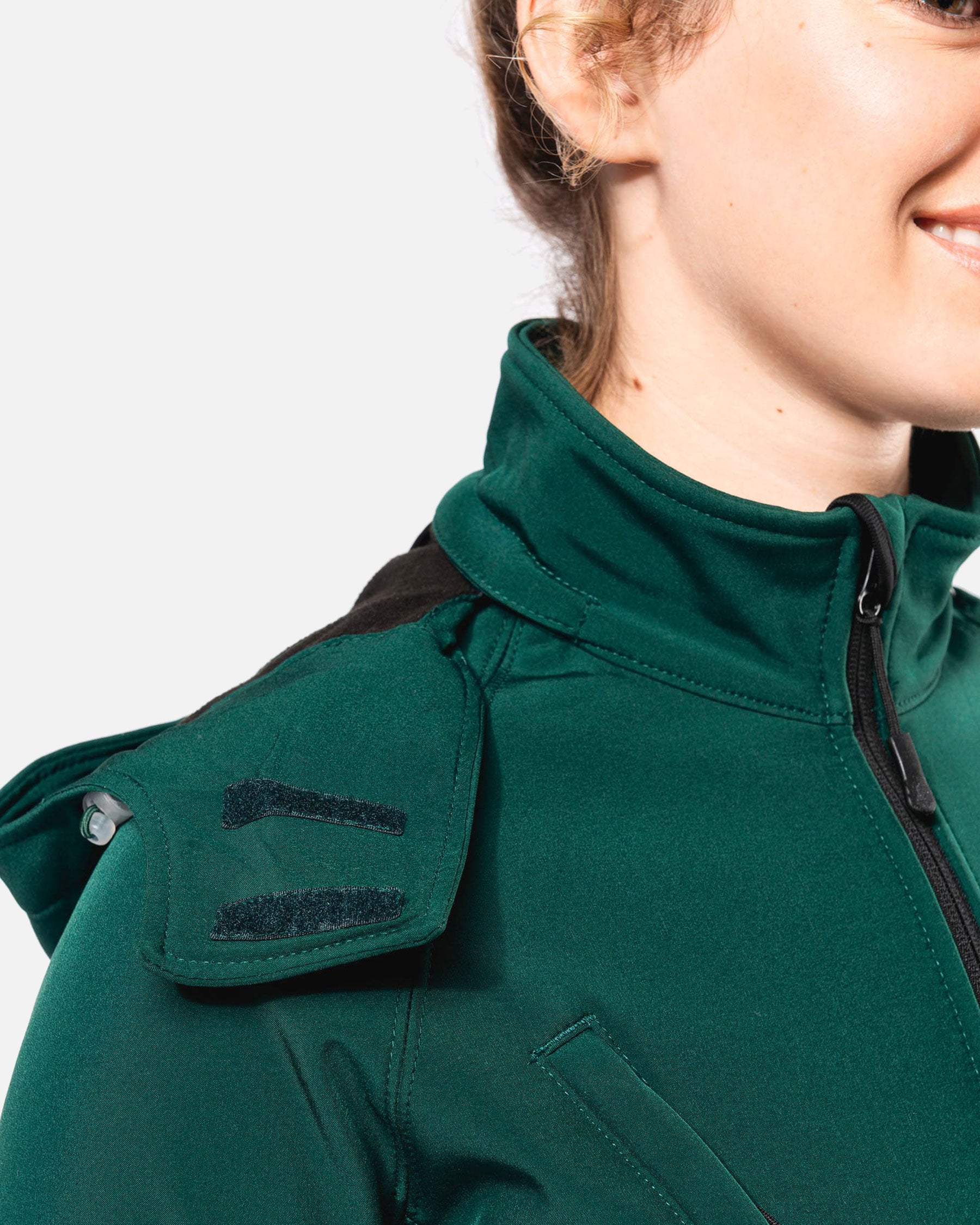 Damen Softshell Jacke mit abnehmbarer Kapuze von VIVID