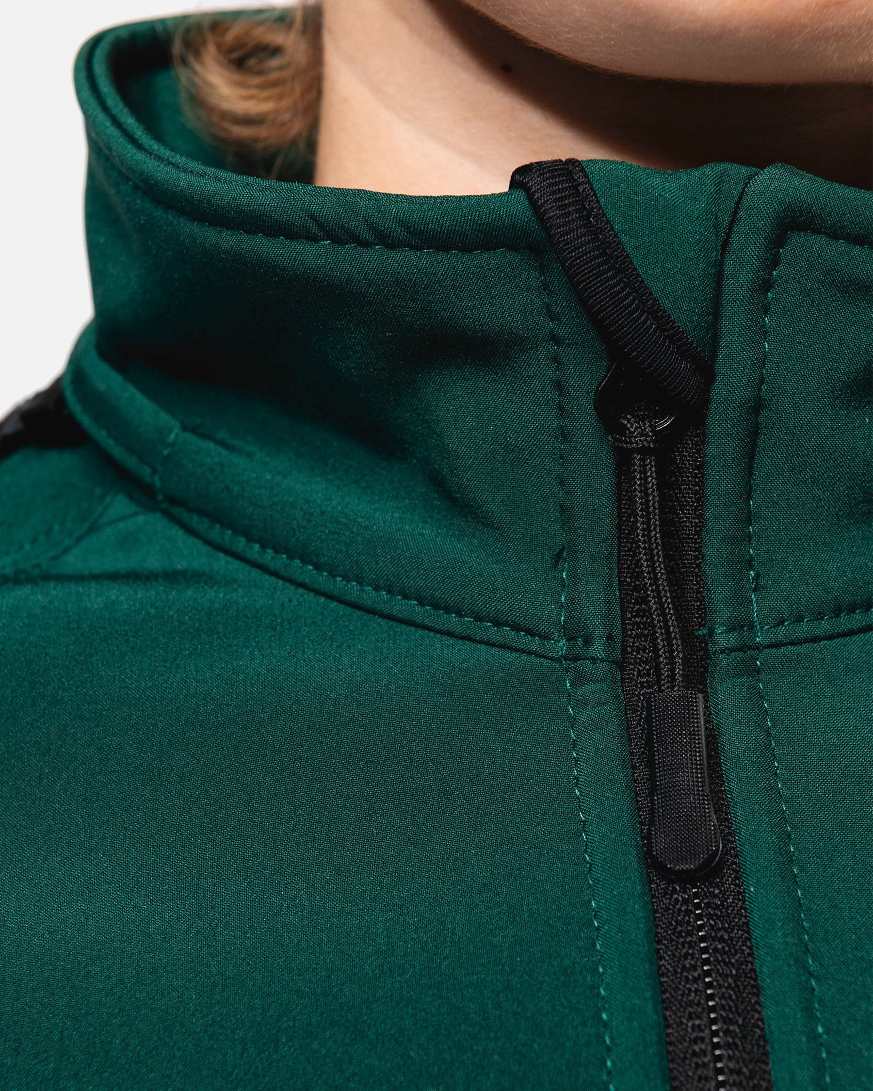 Damen Softshell Jacke mit abnehmbarer Kapuze von VIVID