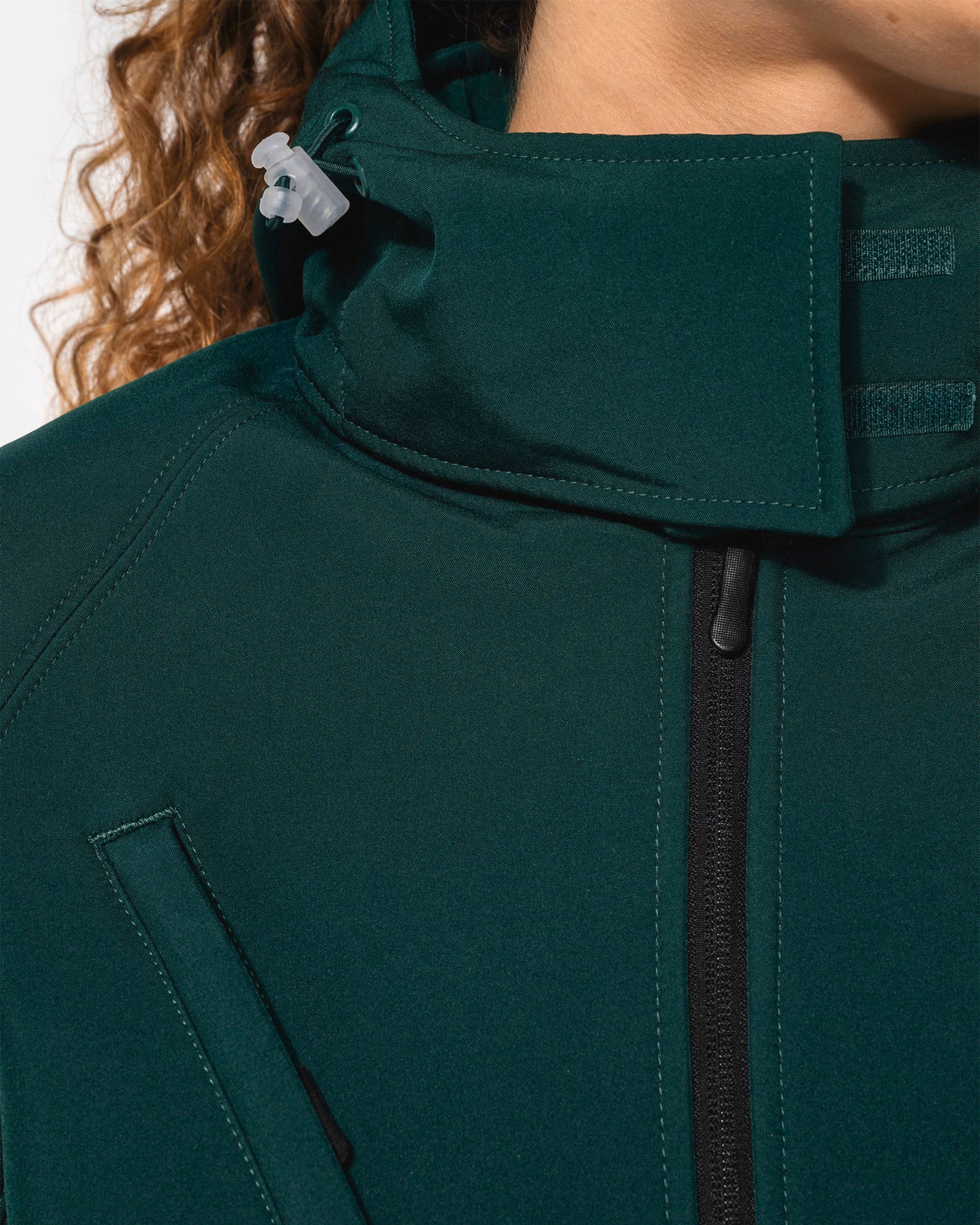 Damen Softshell Jacke mit abnehmbarer Kapuze von VIVID