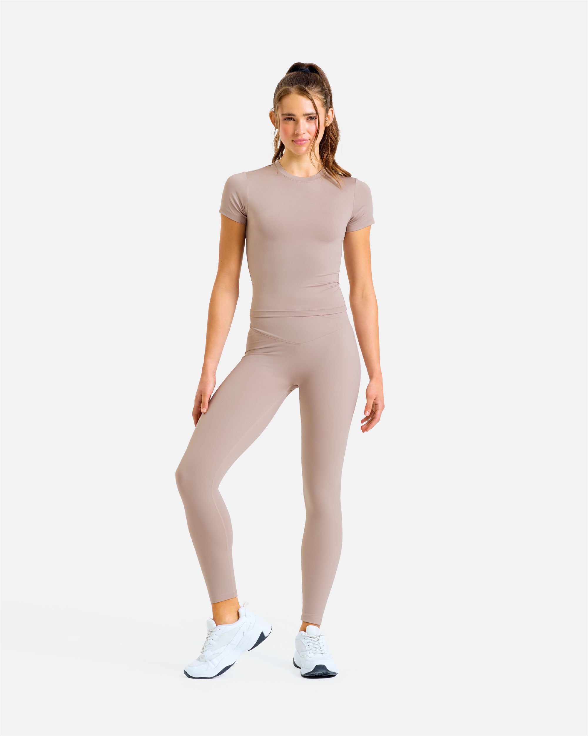 Luxuriös Tailliertes Damen T-Shirt von VIVID